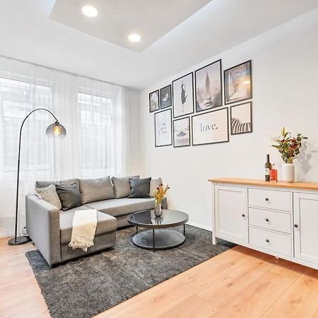 3-Zimmer-Wohnung In Leonberg Esterno foto