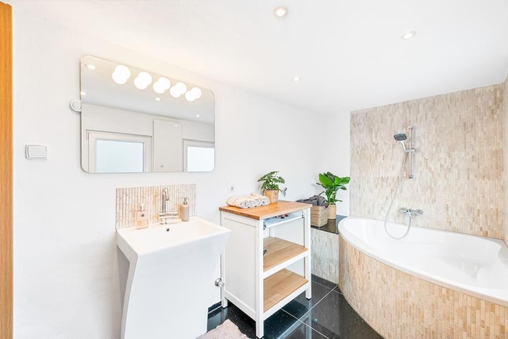 3-Zimmer-Wohnung In Leonberg Esterno foto
